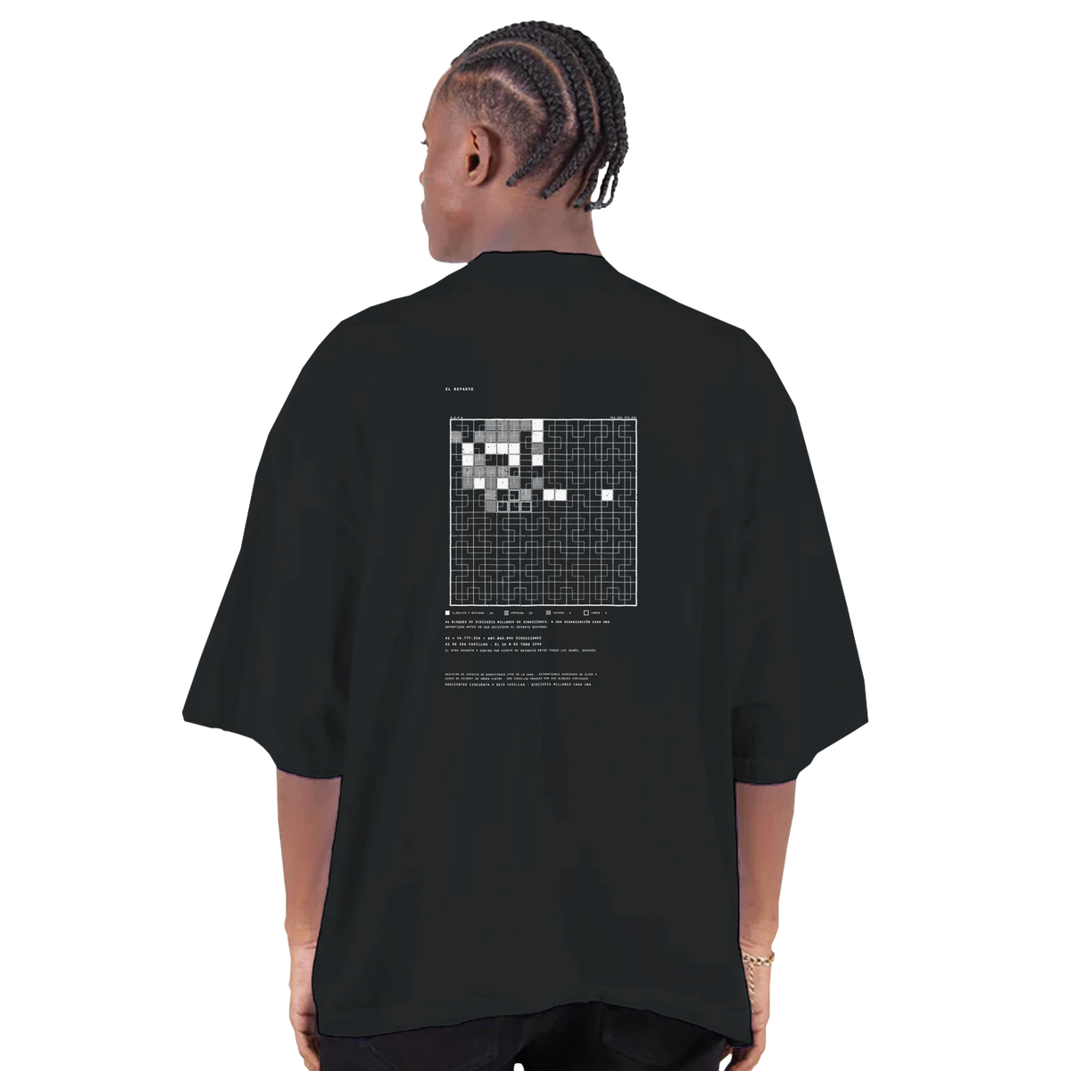 EL REPARTO DEL ESPACIO DE DIRECCIONES · El Reparto — Camiseta Oversized de Hombro Caído